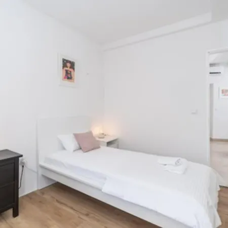 Apartment St Stephen