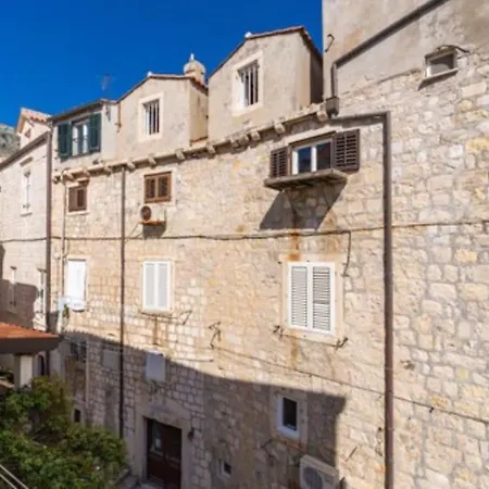 St Stephen Apartment *